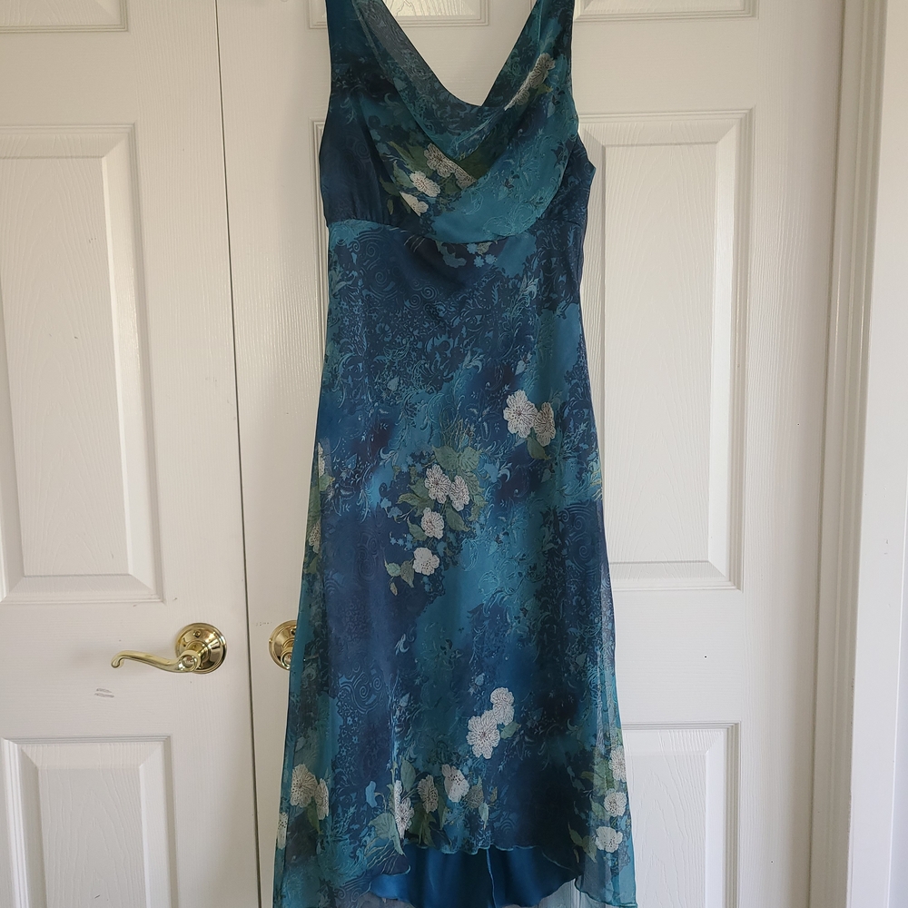 B. Smart Flowy Blue Floral High Low Dress